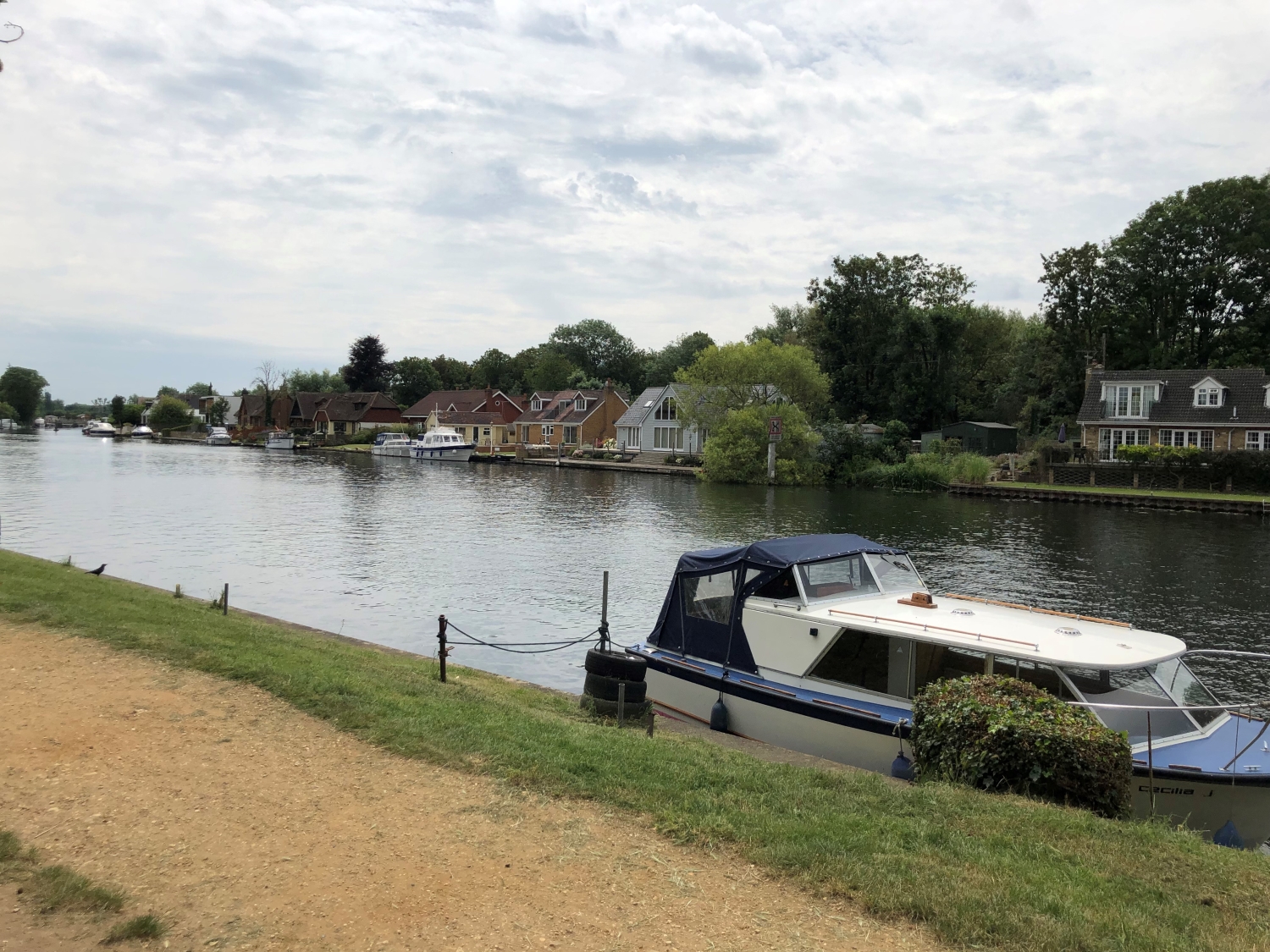 Penton Hall Penton Hall Drive, StainesuponThames, Surrey, TW18